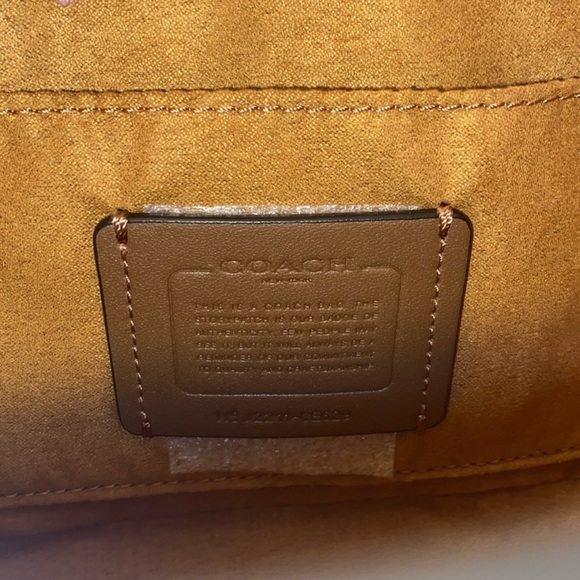 Coach KAY XBody/Trifold Wallet 2pc Set - Picture 4 of 11